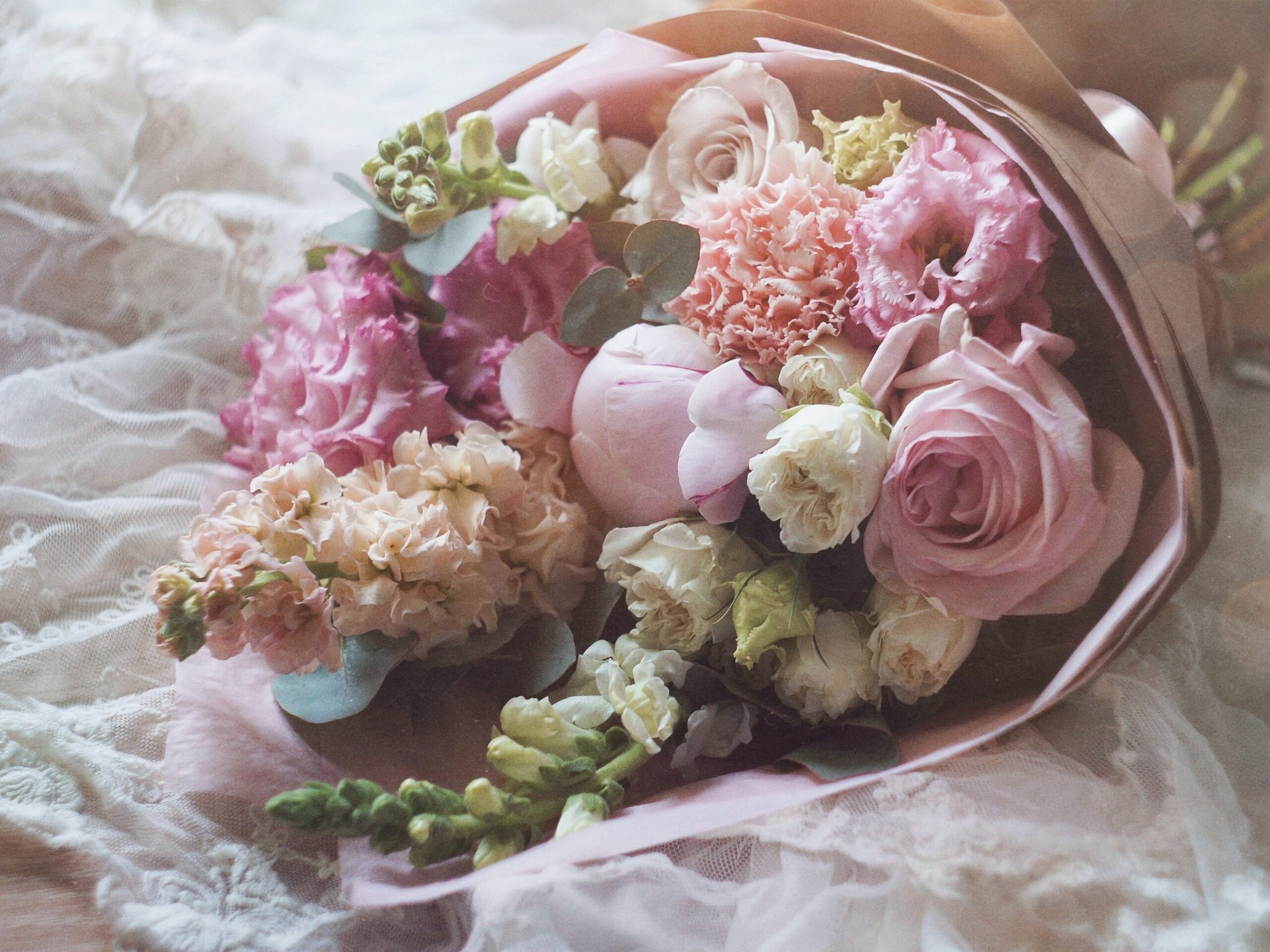 How to Choose the Right Flowers for your First Anniversary